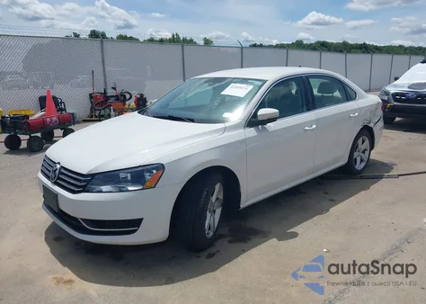 2014 Volkswagen Passat 1.8T Wolfsburg Edition из США, поврежденный, VIN 1VWAT7A39EC032039
